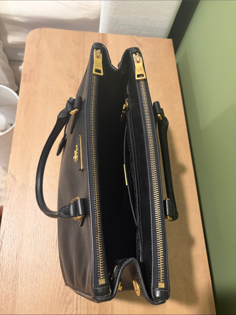 Pre-loved Prada Saffiano Leather Galleria double zip medium - Picture 7 of 13